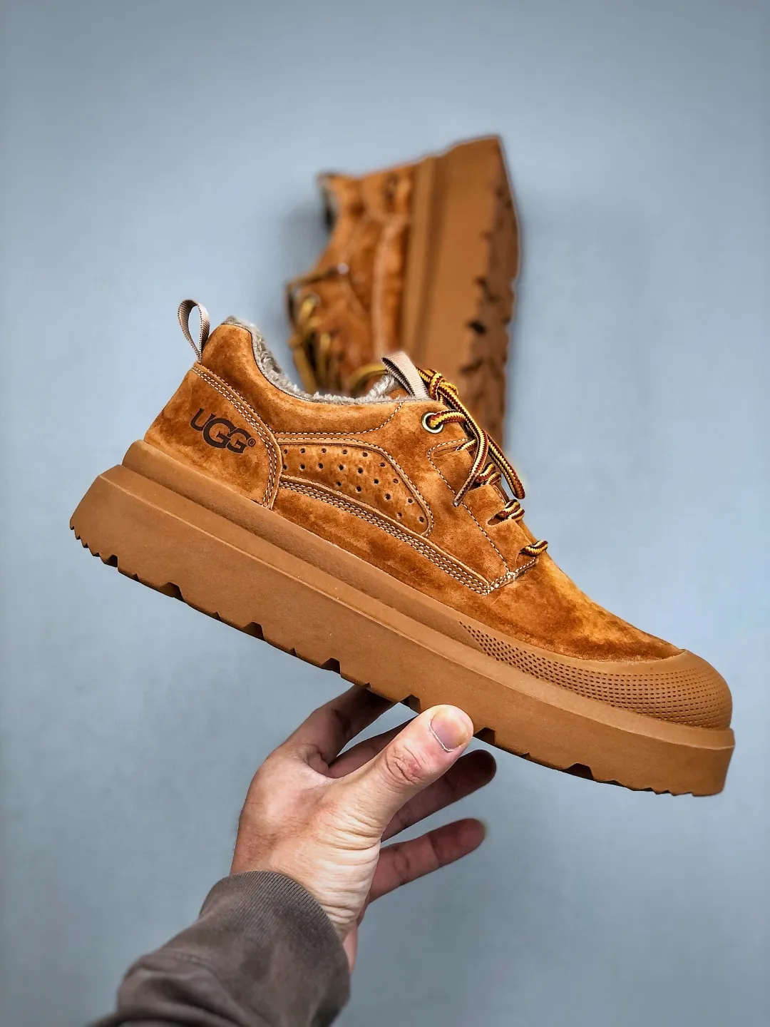 Local pick-up 💰560 supports store release New goods 🚀 #UGG new autumn and winter products (plush integrated lining 🔥warm and heat-locking) must-have outdoor men's casual shoes and snow boots series Guangdong factory quality Autumn and winter new styles Fashion trend matching The fabric is made of frosted cowhide imported from Italy. The whole shoe is made of genuine cowhide material, from the outsole to the hardware, all made from OEM raw materials. Good products do not kill pigs. The quality of the first order is strictly controlled. A full set of official website unified packaging. This year’s winter cold-proof outdoor products are a must-have for daily casual matching for sportsmen‼ American light luxury brand [UGG] Tasman Weather Hybrid Tasman hybrid series lightweight casual shoes Size: 39-44